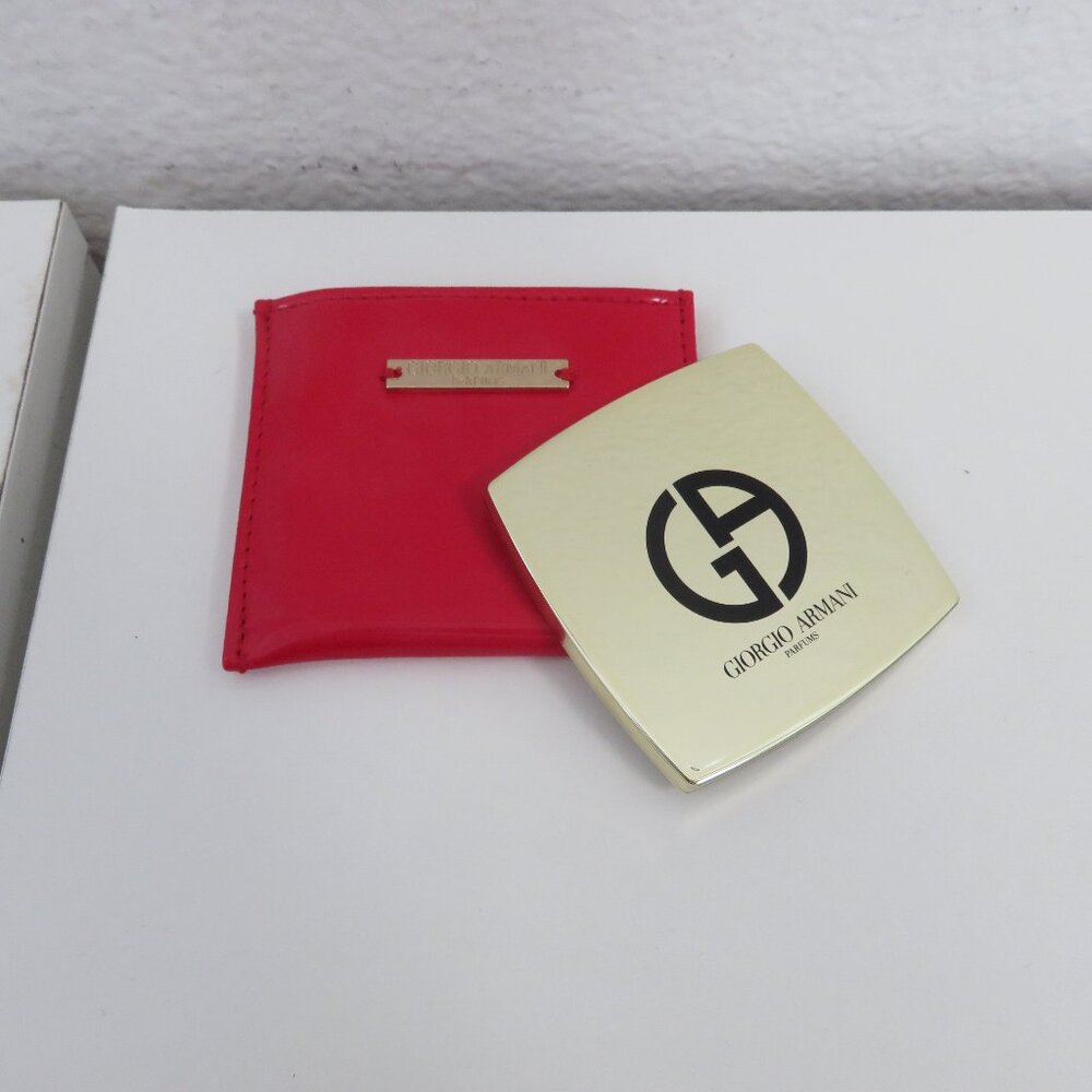 (#108) Giorgio Armani Beauty MIRROR IN RED POUCH